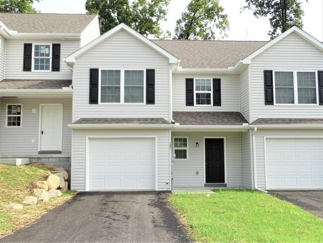 Building Photo - 247 Wildflower Dr