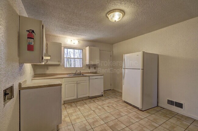 Foto del edificio - 2223 Davis Rd SW