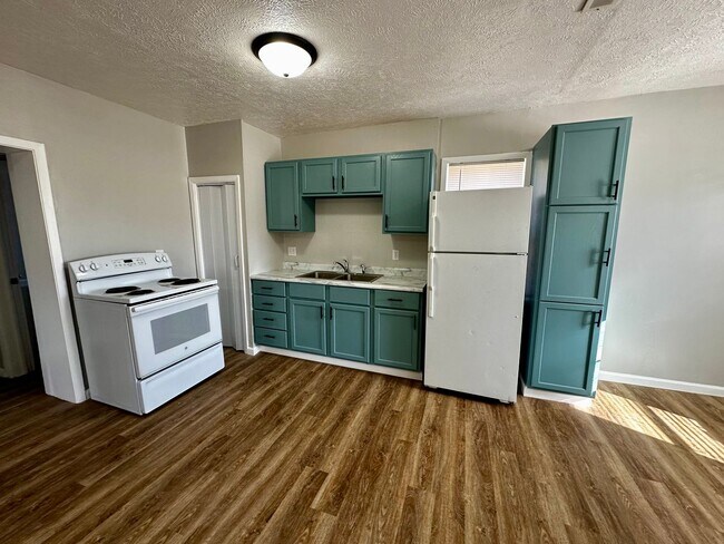 Foto del edificio - 2 Bedroom House for Rent