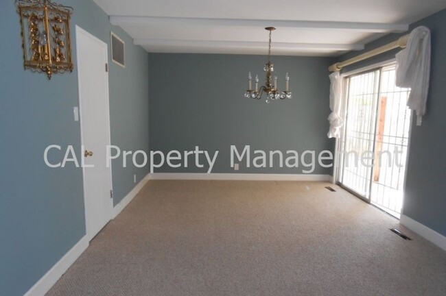 Building Photo - 3 bedroom/ 2 bath South Salinas home!
