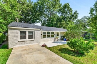 Building Photo - 1208 Hawthorne Rd