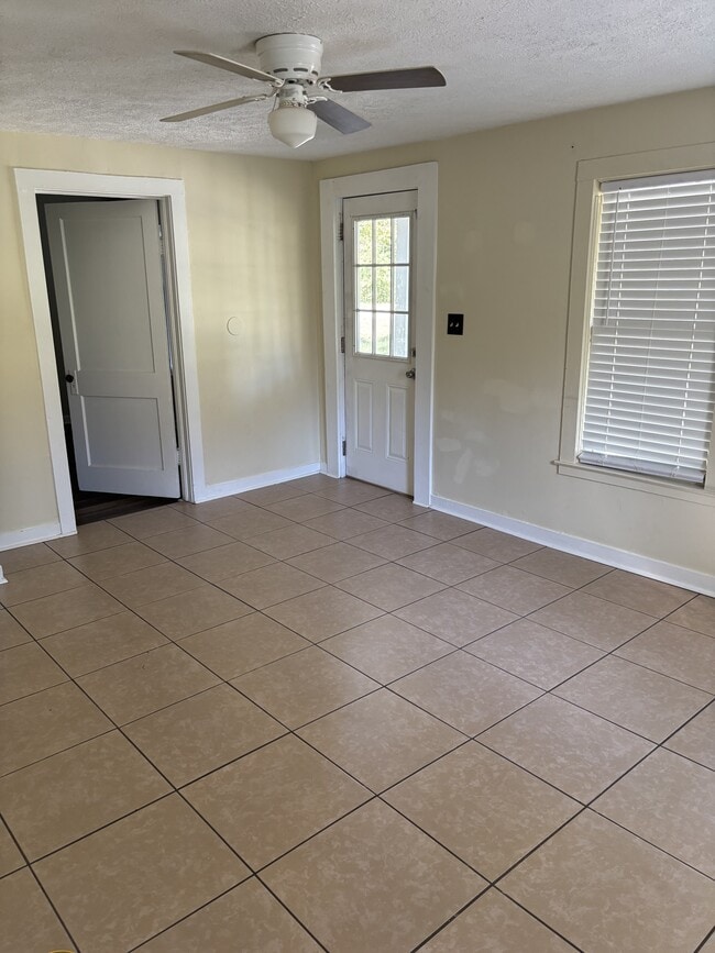 Building Photo - 575 Munford Giltedge Rd