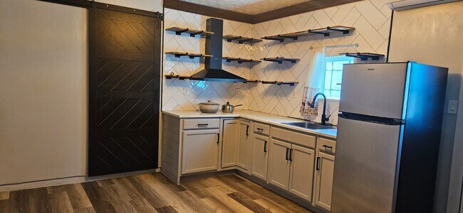 Kitchen - 1941 Callaway Rd SW