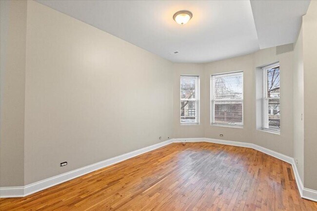Foto del edificio - 2 bedroom in Chicago IL 60649