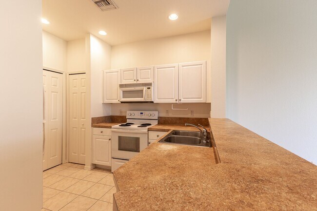 Building Photo - 4247 Liron Ave