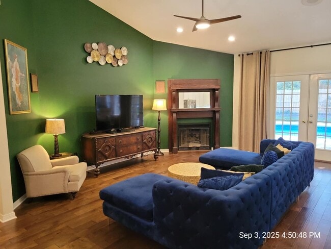 Building Photo - Luxurious Scenic Highway Home with Pool an...