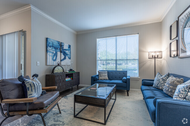 1HAB, 1BA - 669 ft² - Breakers at Windmill Lakes