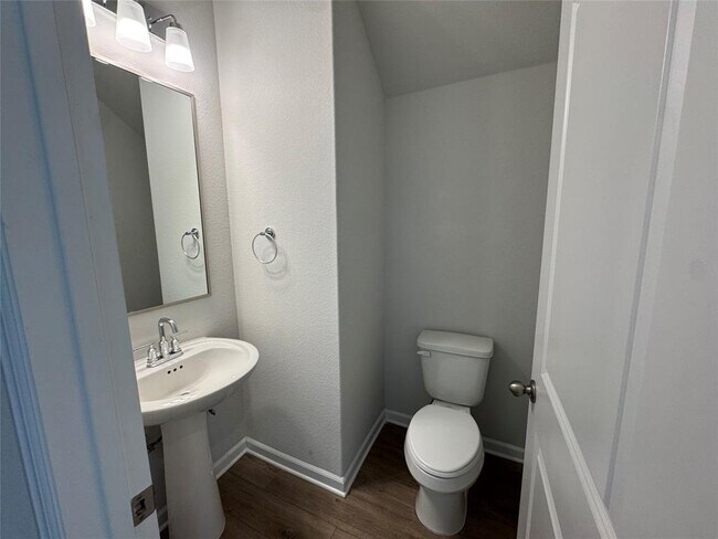 Foto del edificio - 3000 Chisholm Trail Rd