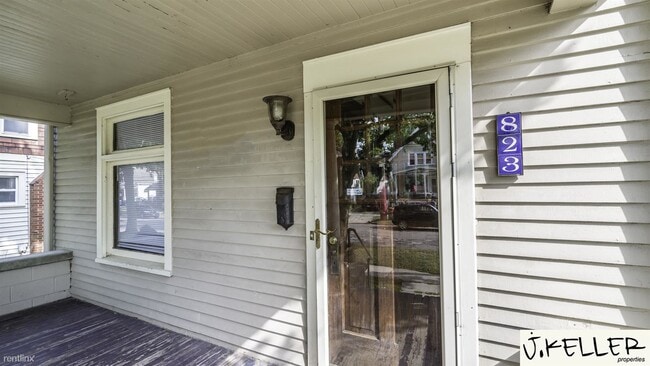 Building Photo - 4 br, 1 bath House - 823 Dewey Ave