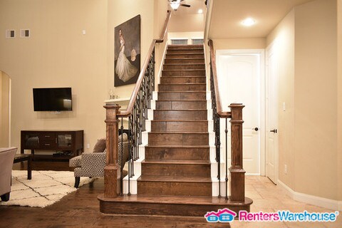 Foto del edificio - A Sophisticated 5/3.5/2 in Eagle Springs!
