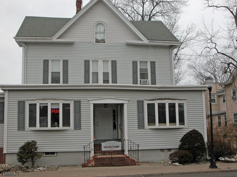 Primary Photo - 17 N Bridge St