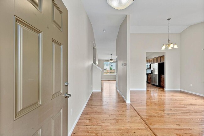 Foto del edificio - Bright & Spacious 4 Bedroom Home in Yelm f...