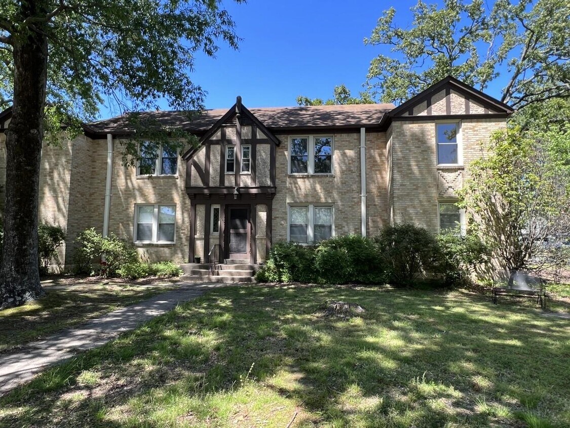 4800 Hillcrest St, Little Rock, AR 72205 Townhome Rentals in Little