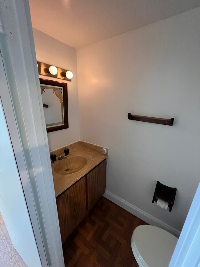 Foto del edificio - 7551 Woodbine Dr