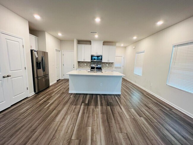 Foto del edificio - 280 Brook Farm Ln