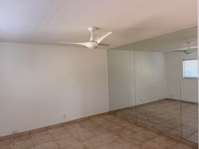 Foto del edificio - 2015 Notre Dame Dr