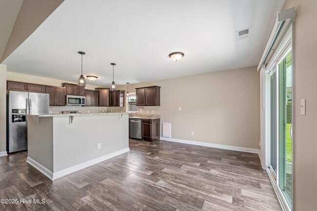 Building Photo - 695 Aria Ln