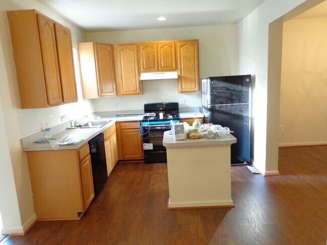 Building Photo - 4660 Deerwatch Dr