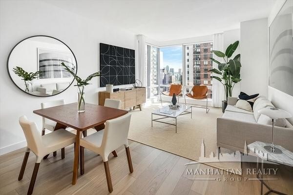 Foto principal - 120 E 39th St