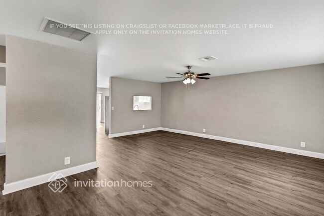 Foto del edificio - 7273 Willow Spring Cir N