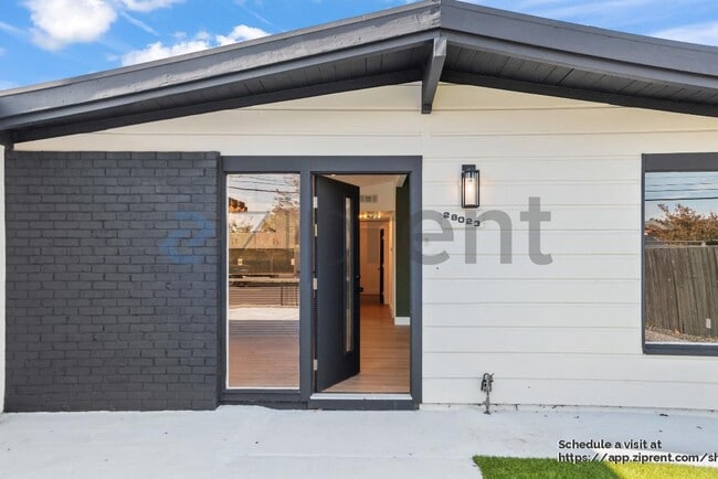 Building Photo - 28023 Tampa Ave