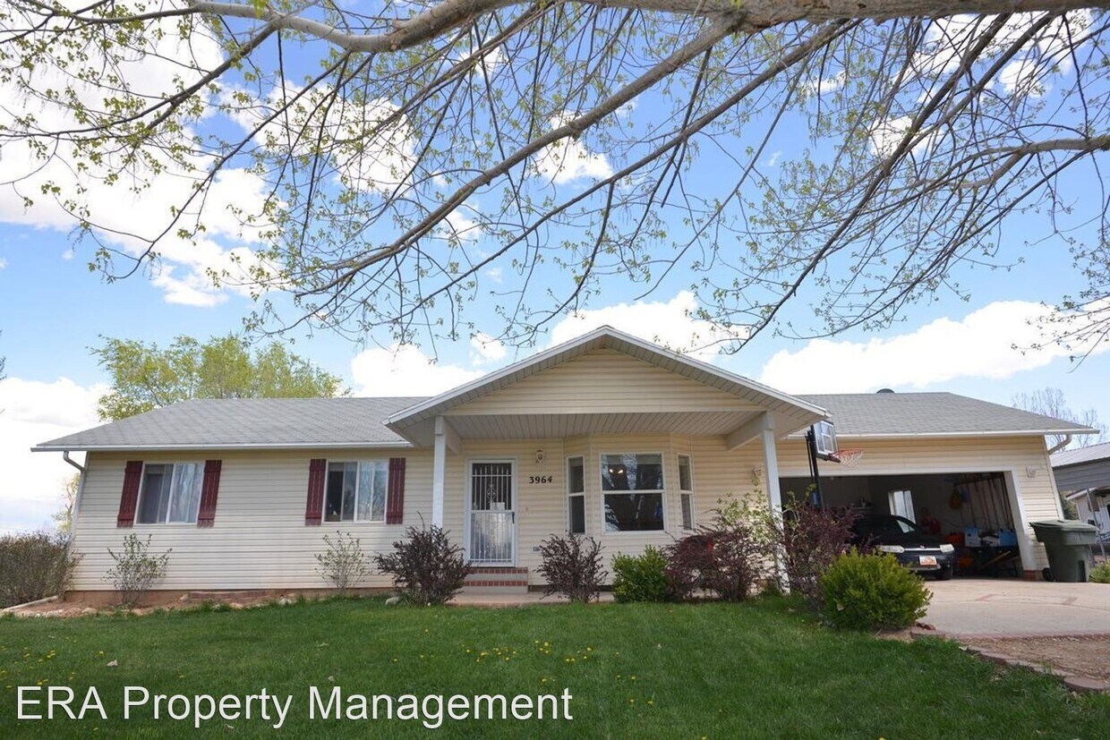 5 br, 3 bath House 3964 Driftwood Lane House Rental in Enoch, UT