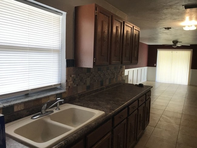 Building Photo - Upgraded Edgewater Duplex AVAILABLE NOW