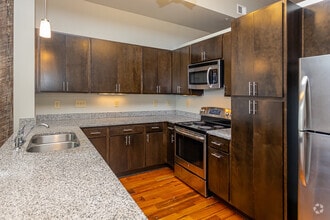 1BR, 1BA - 726SF - Josephine Lofts