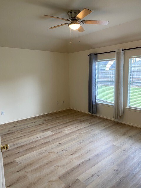 Building Photo - 3714 Pelican Lake Dr