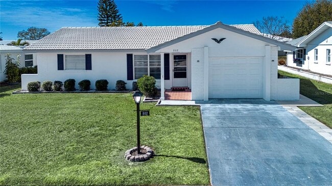 Foto del edificio - 802 Buttonwood Dr