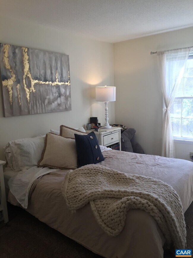 Foto del edificio - 2527 HYDRAULIC Rd