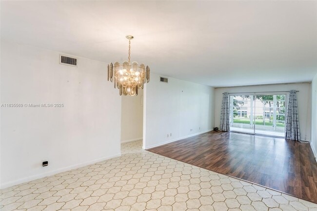 Building Photo - 2303 Lucaya Ln