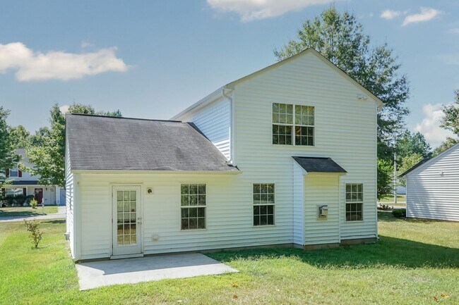 Foto del edificio - Large  3 Bedroom home in Sanford