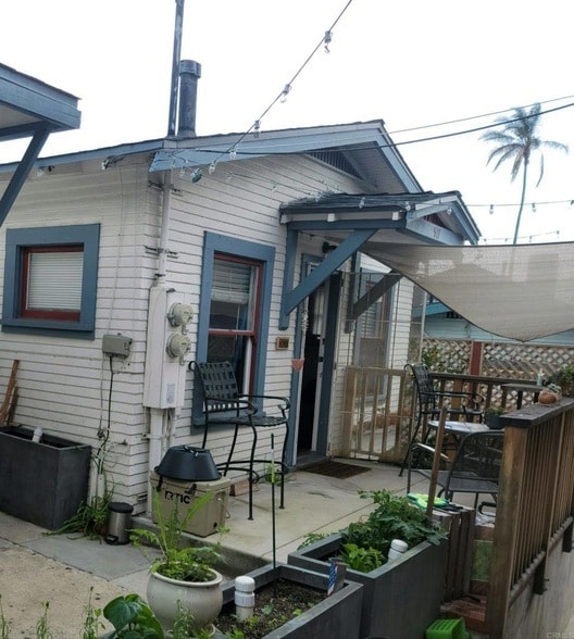 Building Photo - 517 24th St