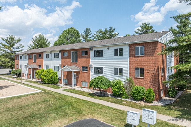 Building Photo - The Edge at 1815 - Student Housing