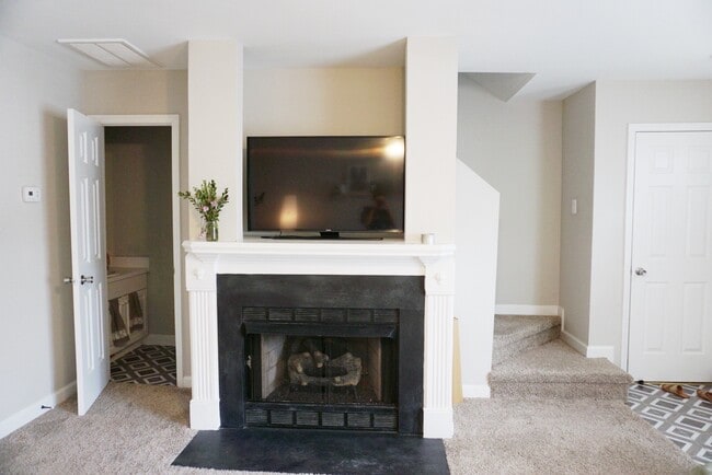 Building Photo - 1601 Briarmont Ct