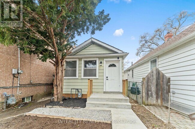 Building Photo - 68 Greendale Ave