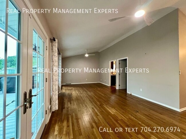 Building Photo - 21212 Rio Oro Dr