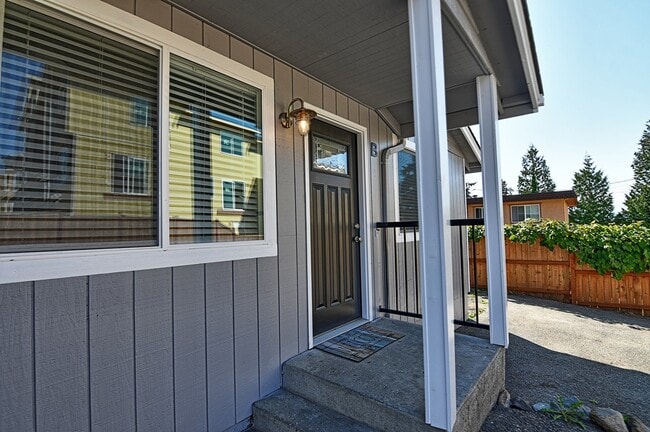 Building Photo - 15115 40th Ave W
