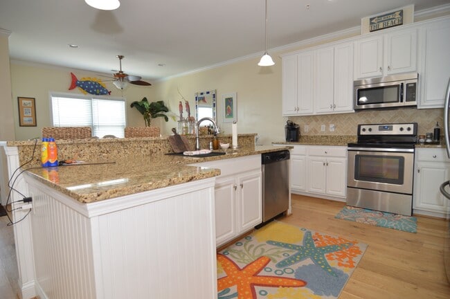 Building Photo - 108 Pelican Dr