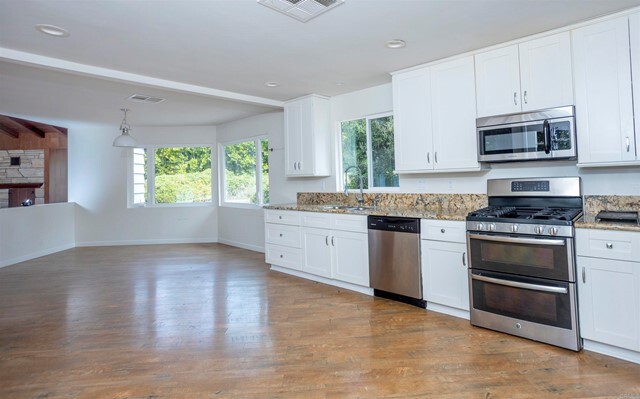 Building Photo - 1540 La Jolla Rancho Rd