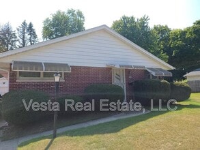 Building Photo - 311 E Lincoln St