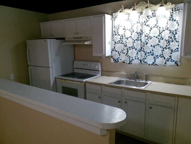 Foto del edificio - 1 Bedroom Newly Renovated Apartment Move-In Ready