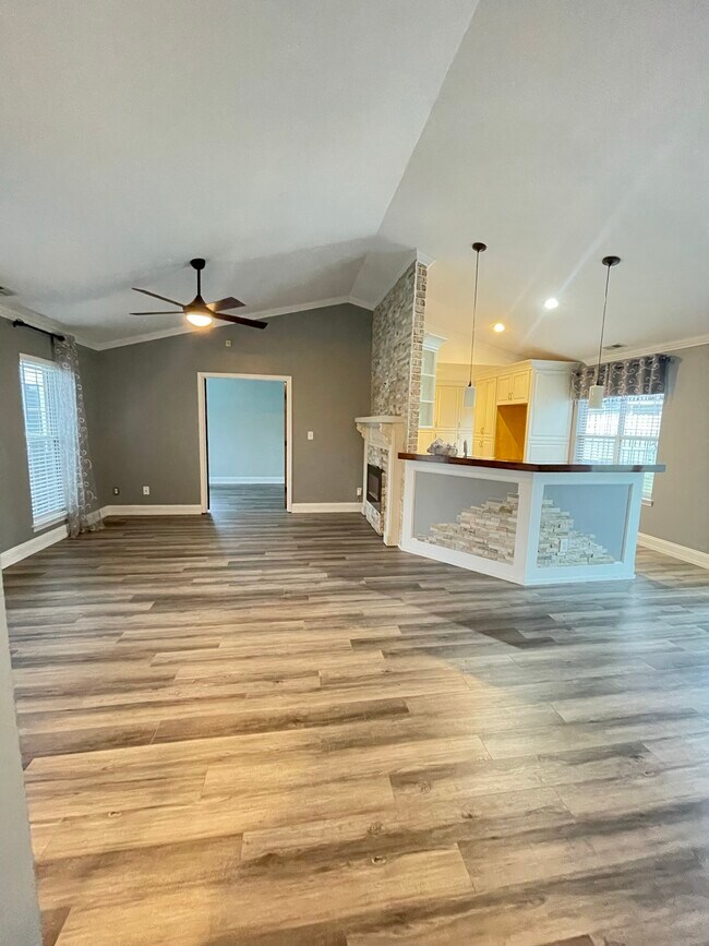 Building Photo - 6008 Brick Landing Dr