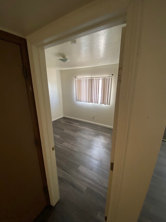 Building Photo - 2504 Chelwood Park Blvd NE