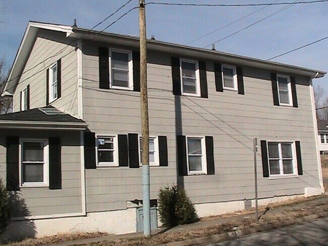 Building Photo - 1 Bedroom / 1 Bath Apartment ? Kingsport, TN