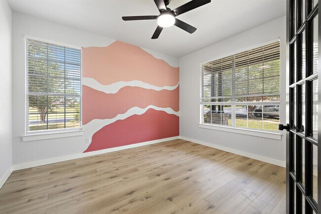 Foto del edificio - 502 Sherwood Ct