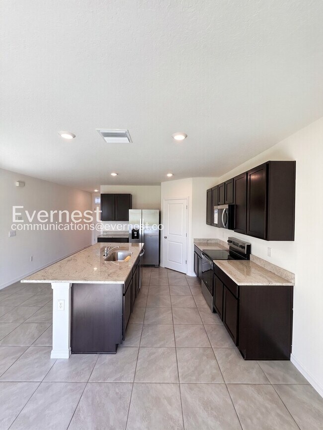Foto del edificio - 8332 Juning Cove