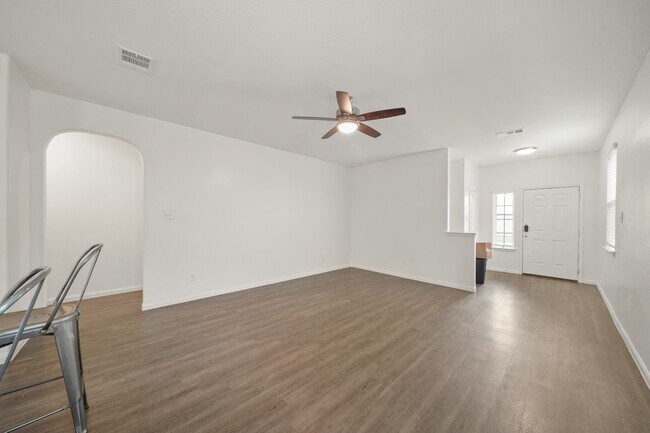 Building Photo - 24959 Lorenzo Glaze Trail