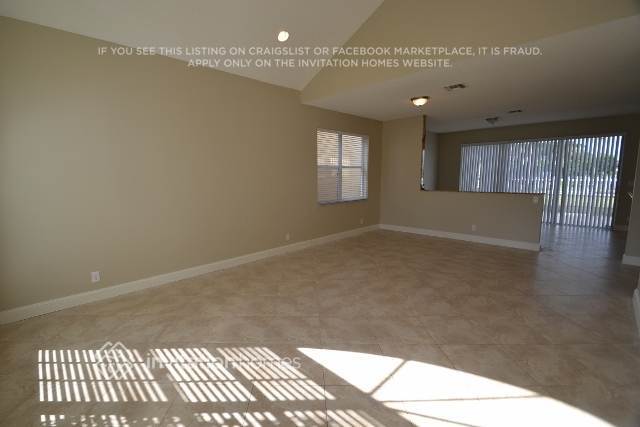 Foto del edificio - 7988 Lakewood Cove Ct